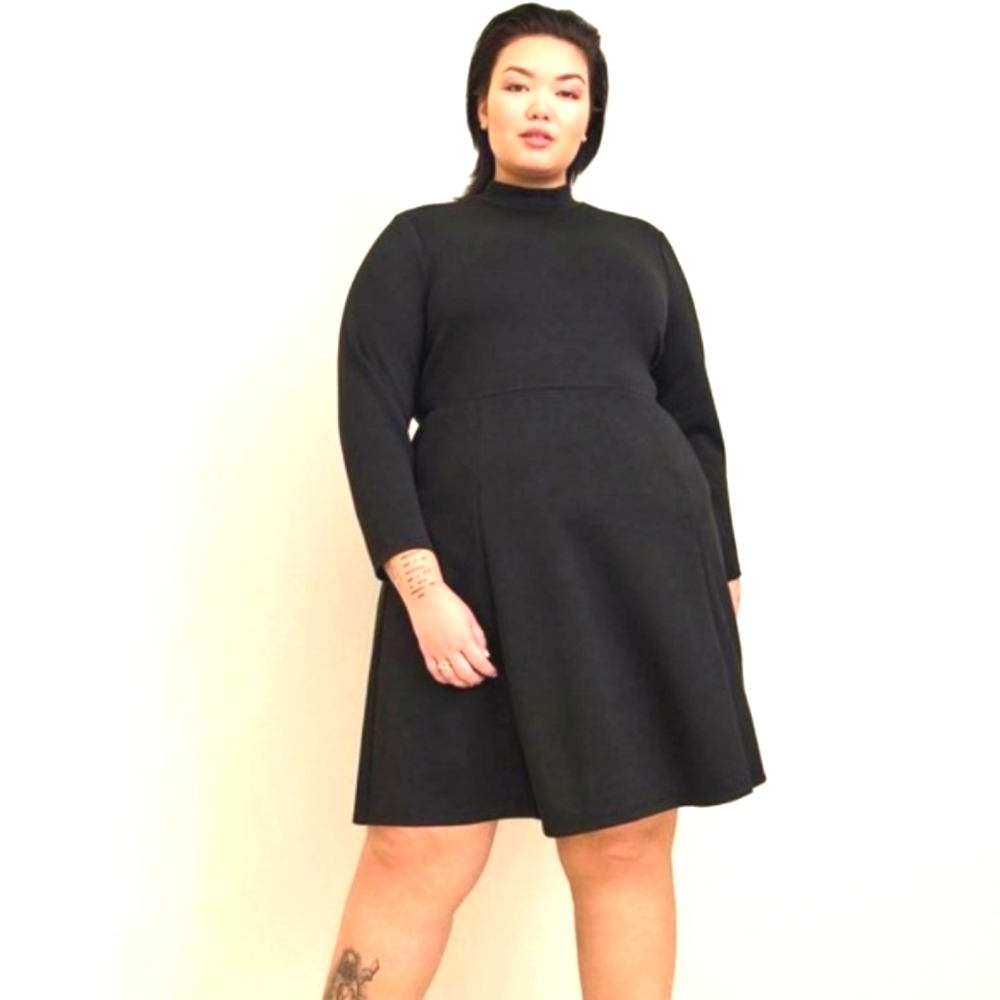 ❤️NWT TORRID DRESS - STUDIO CUPRO MOCK NECK MINI WRINKLE RESISTANT PLUS